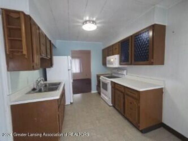 3220 Alfred Avenue, Lansing, MI 48906