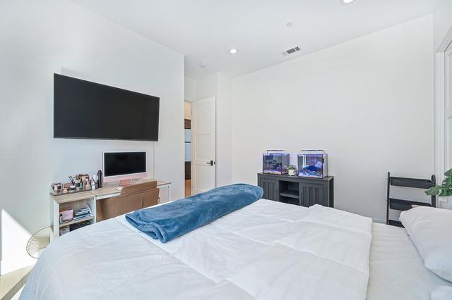 127 Fuller Ln, Lincoln, CA 95648