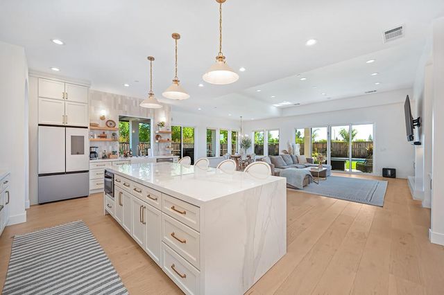 127 Fuller Ln, Lincoln, CA 95648