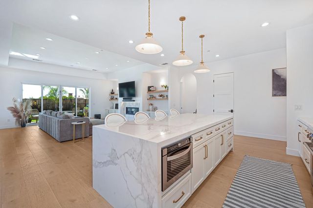 127 Fuller Ln, Lincoln, CA 95648