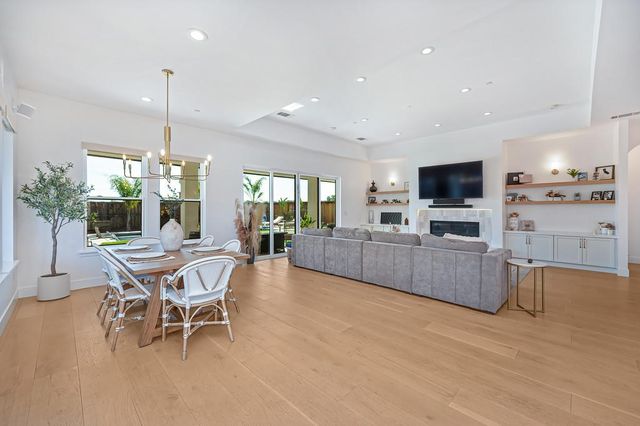 127 Fuller Ln, Lincoln, CA 95648