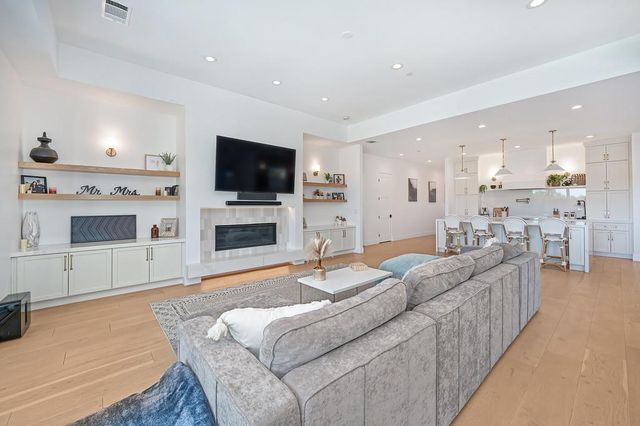 127 Fuller Ln, Lincoln, CA 95648