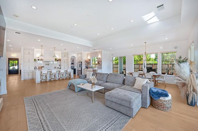 127 Fuller Ln, Lincoln, CA 95648