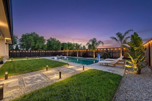 127 Fuller Ln, Lincoln, CA 95648