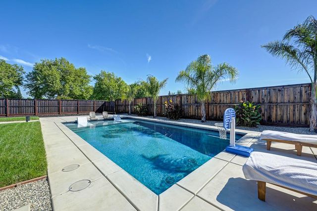 127 Fuller Ln, Lincoln, CA 95648