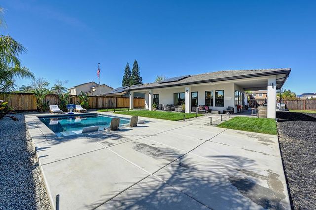 127 Fuller Ln, Lincoln, CA 95648