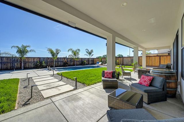 127 Fuller Ln, Lincoln, CA 95648