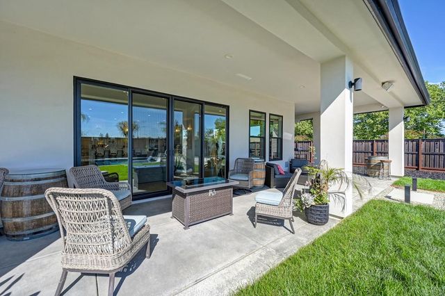 127 Fuller Ln, Lincoln, CA 95648