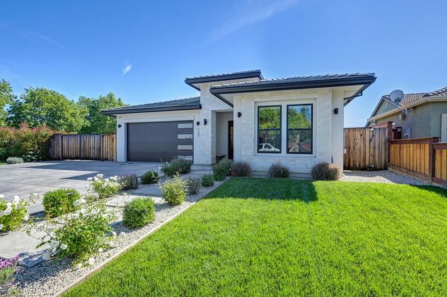 127 Fuller Ln, Lincoln, CA 95648