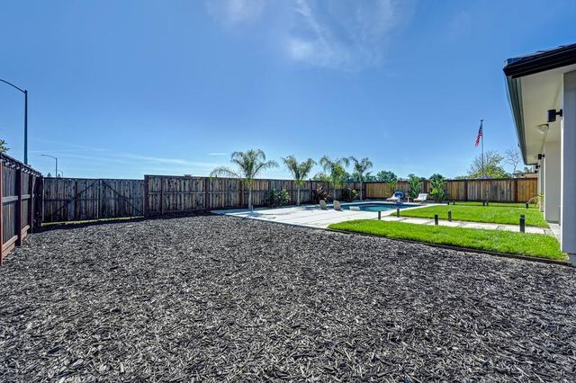 127 Fuller Ln, Lincoln, CA 95648