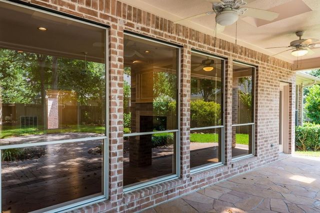 14 Greenside Place, The Woodlands, TX 77381