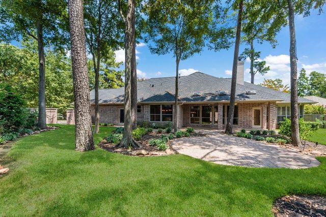 14 Greenside Place, The Woodlands, TX 77381