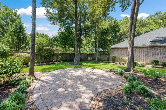 14 Greenside Place, The Woodlands, TX 77381