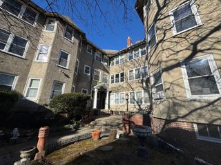 41 Hawthorn St. 10, Cambridge, MA 02138