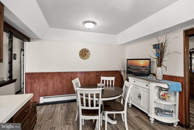 131 WALNUT AVE, Bellmawr, NJ 08031