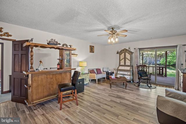 131 WALNUT AVE, Bellmawr, NJ 08031