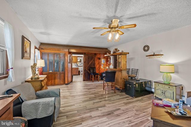 131 WALNUT AVE, Bellmawr, NJ 08031