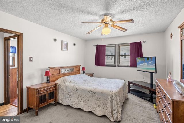 131 WALNUT AVE, Bellmawr, NJ 08031