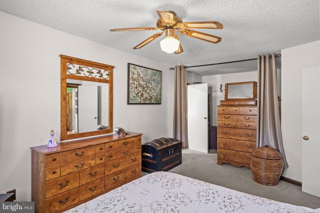 131 WALNUT AVE, Bellmawr, NJ 08031