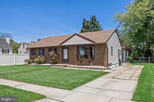 131 WALNUT AVE, Bellmawr, NJ 08031