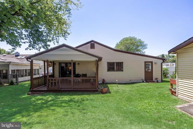 131 WALNUT AVE, Bellmawr, NJ 08031