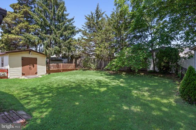 131 WALNUT AVE, Bellmawr, NJ 08031