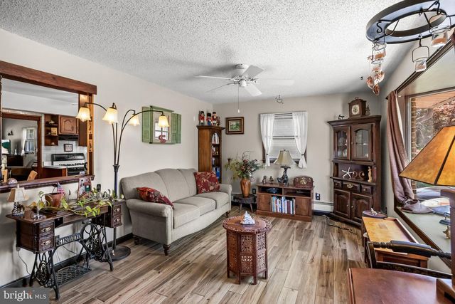 131 WALNUT AVE, Bellmawr, NJ 08031