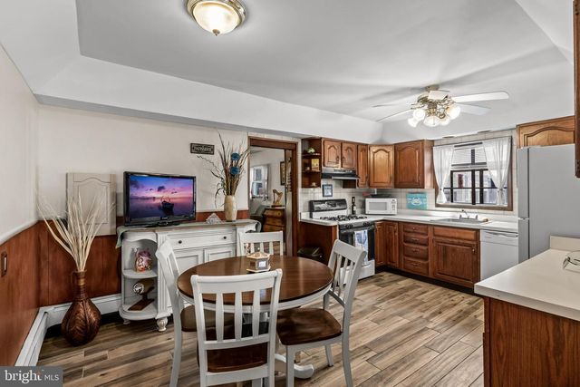 131 WALNUT AVE, Bellmawr, NJ 08031