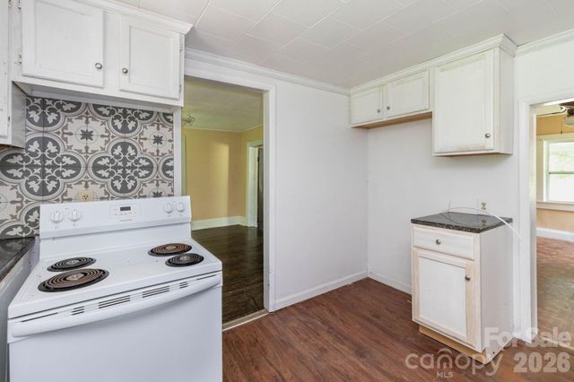 4085 Jacks Creek Road, Burnsville, NC 28714
