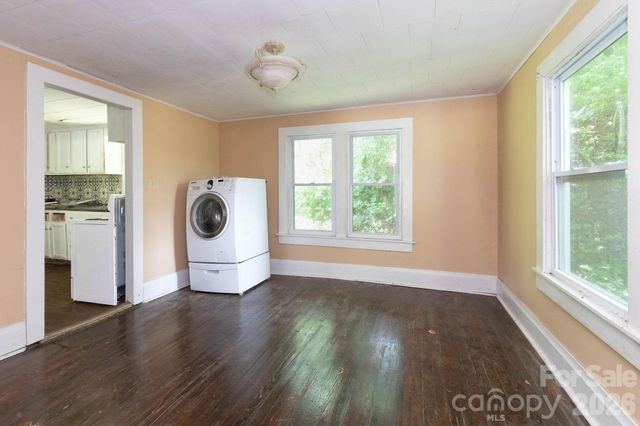4085 Jacks Creek Road, Burnsville, NC 28714