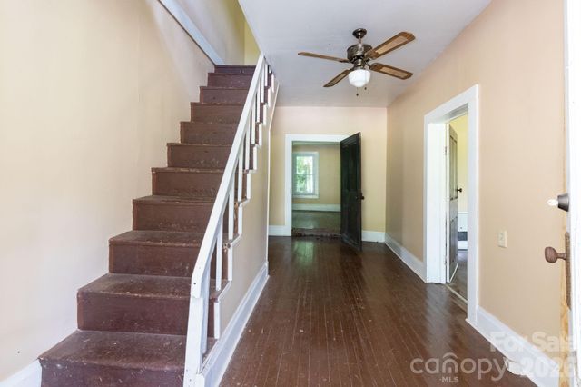 4085 Jacks Creek Road, Burnsville, NC 28714