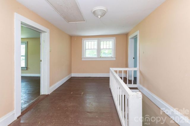 4085 Jacks Creek Road, Burnsville, NC 28714