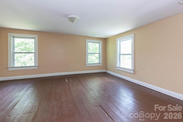 4085 Jacks Creek Road, Burnsville, NC 28714