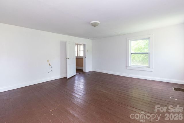 4085 Jacks Creek Road, Burnsville, NC 28714