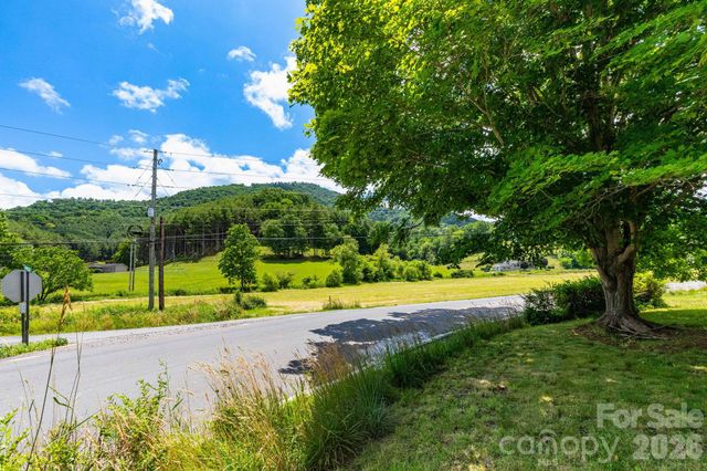 4085 Jacks Creek Road, Burnsville, NC 28714