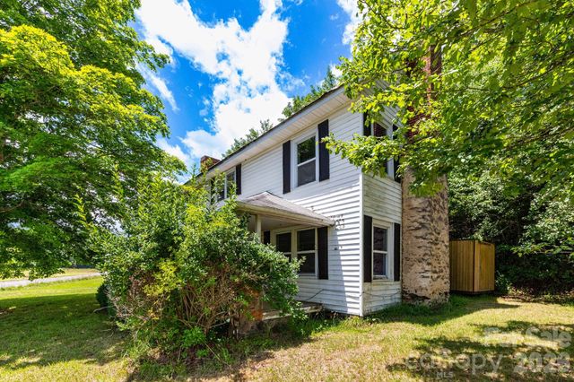 4085 Jacks Creek Road, Burnsville, NC 28714