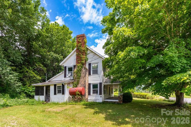 4085 Jacks Creek Road, Burnsville, NC 28714
