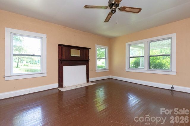 4085 Jacks Creek Road, Burnsville, NC 28714