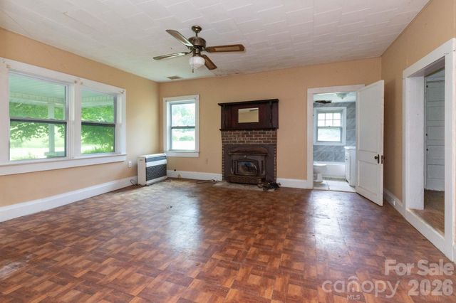 4085 Jacks Creek Road, Burnsville, NC 28714