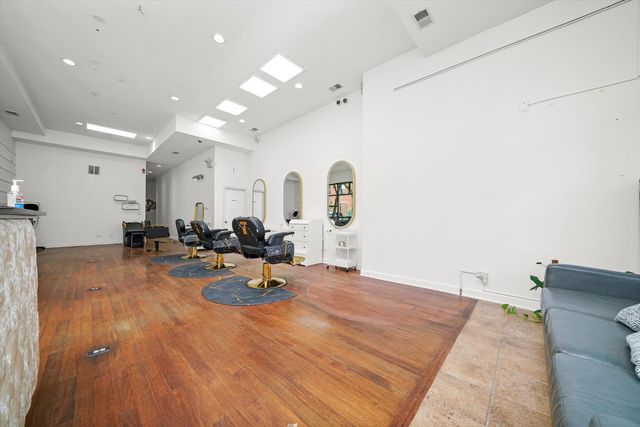 1901 W Chicago Avenue 1, Chicago, IL 60622