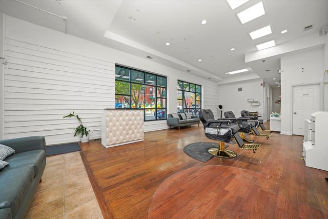 1901 W Chicago Avenue 1, Chicago, IL 60622