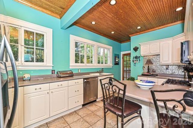 1532 The Plaza, Charlotte, NC 28205