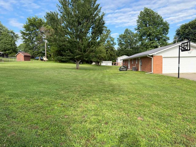 288 Locust Drive, Bloomfield, IN 47424