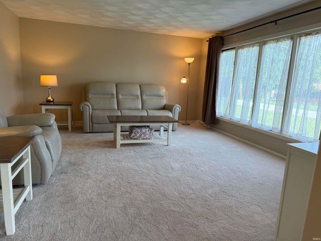 288 Locust Drive, Bloomfield, IN 47424