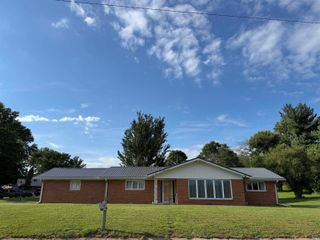 288 Locust Drive, Bloomfield, IN 47424