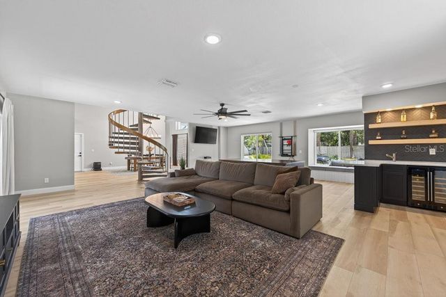 1461 87TH AVENUE N, St Petersburg, FL 33702