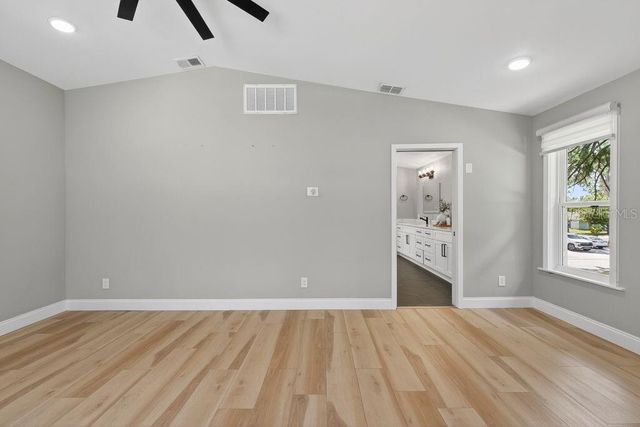 1461 87TH AVENUE N, St Petersburg, FL 33702