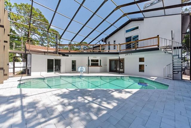 1461 87TH AVENUE N, St Petersburg, FL 33702