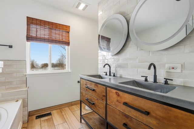 2015 Brunswick Drive, Plainfield, IL 60586