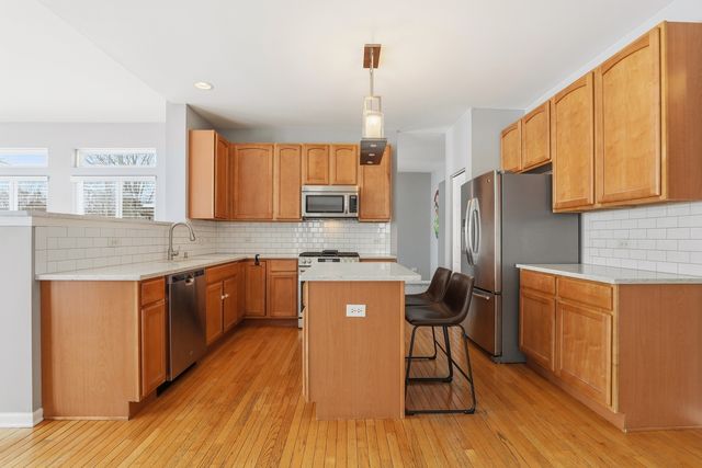 2015 Brunswick Drive, Plainfield, IL 60586